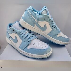 Air Jordan 1 Low Women’s 11 White Ice Blue w/ Box
